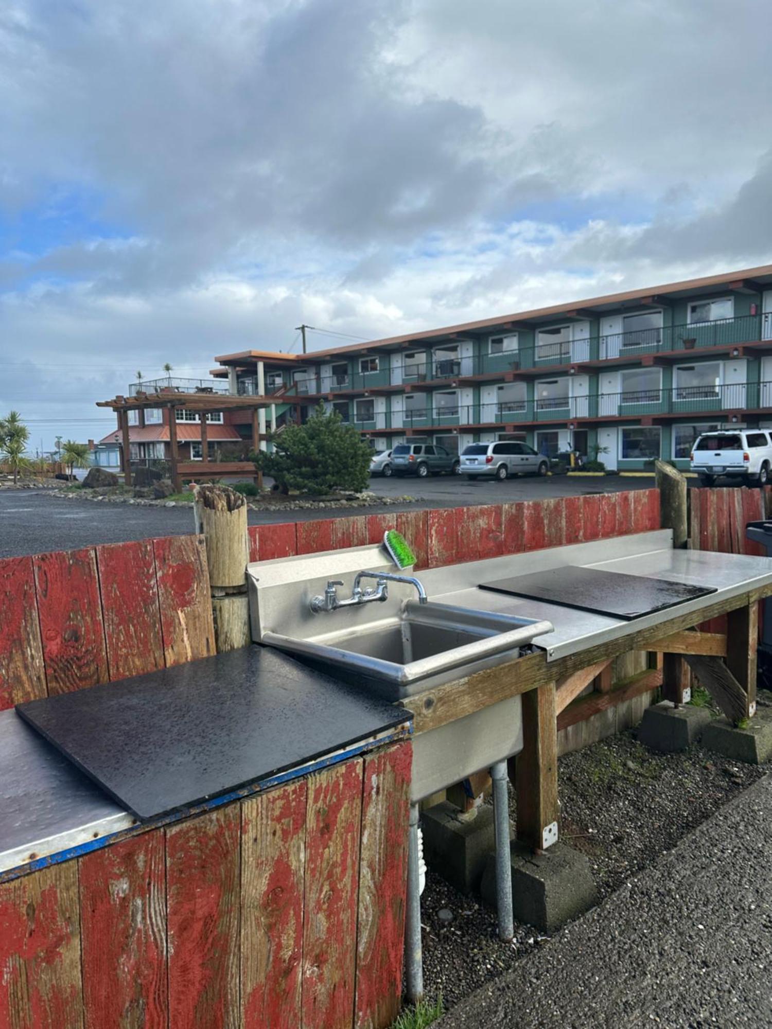 Westport Inn Exterior photo