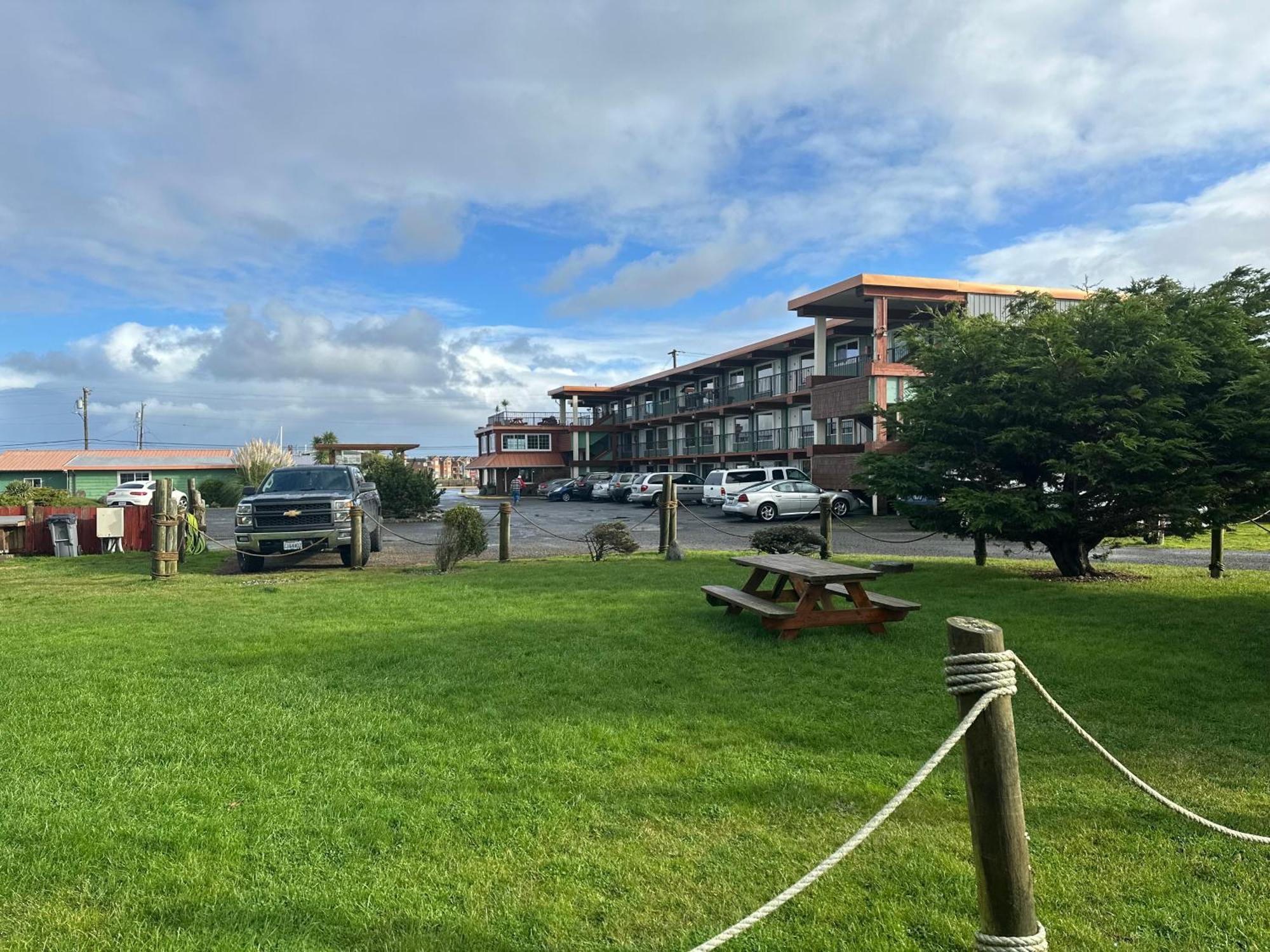 Westport Inn Exterior photo